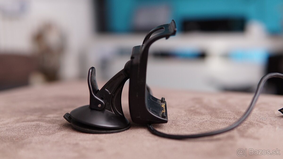 Prísavkový držiak do auta- Garmin Montana - 2