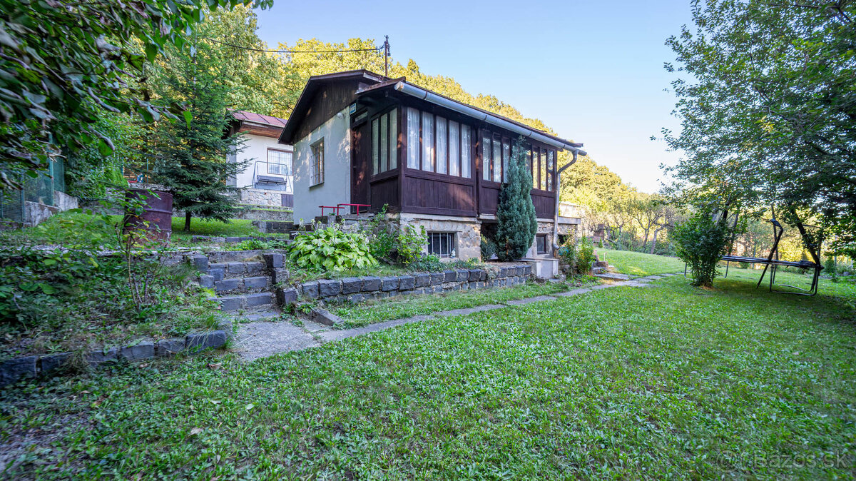 Pozemok s rekreačnou chatou a krásnym výhľadom v lukratívnej - 2