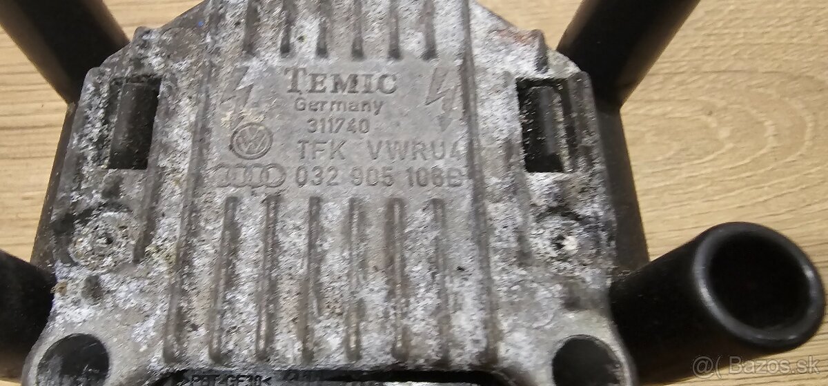 Zapaľovacia cievka 032905106B - 2