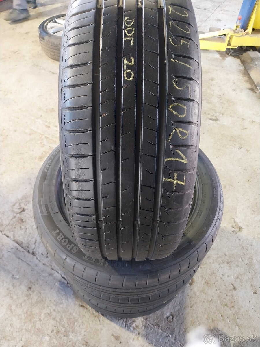 Pneu 225/50R17 - 2