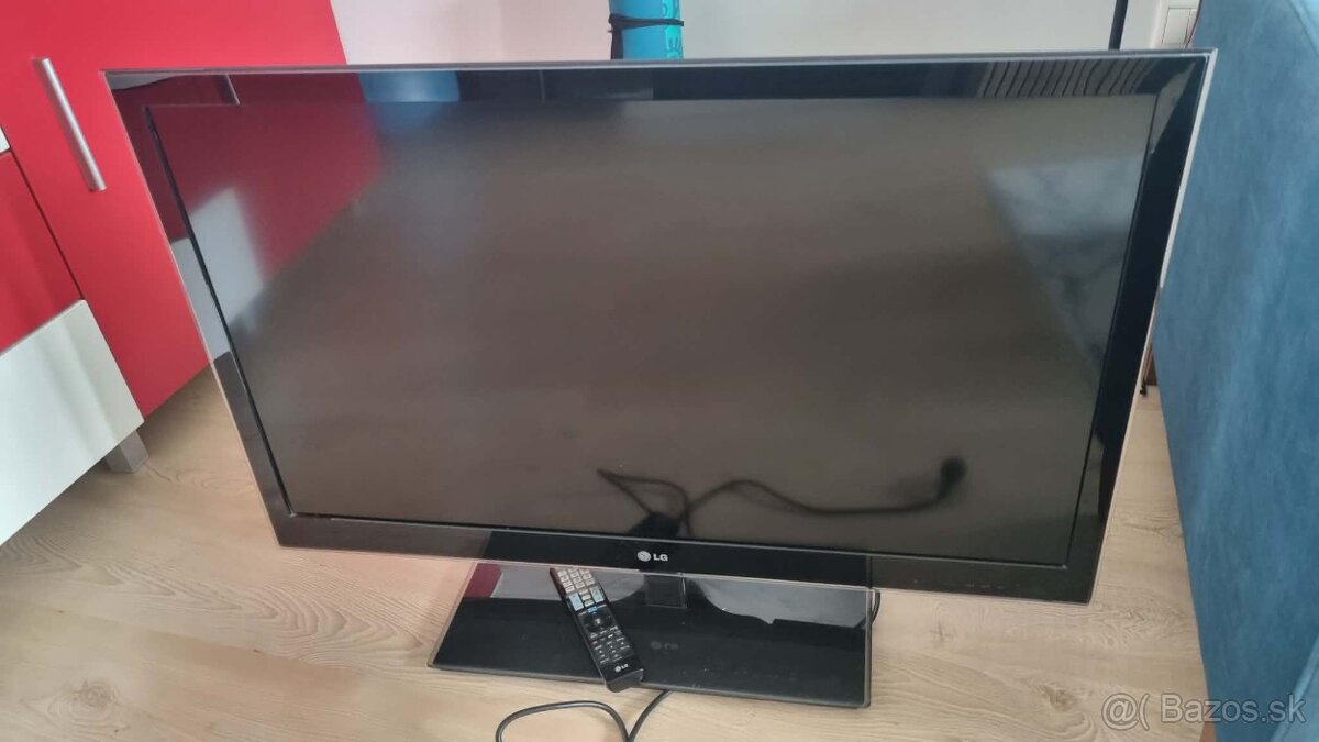 Televizor LG 42LW4500 - 2