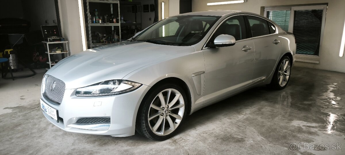 Jaguár XF - 2