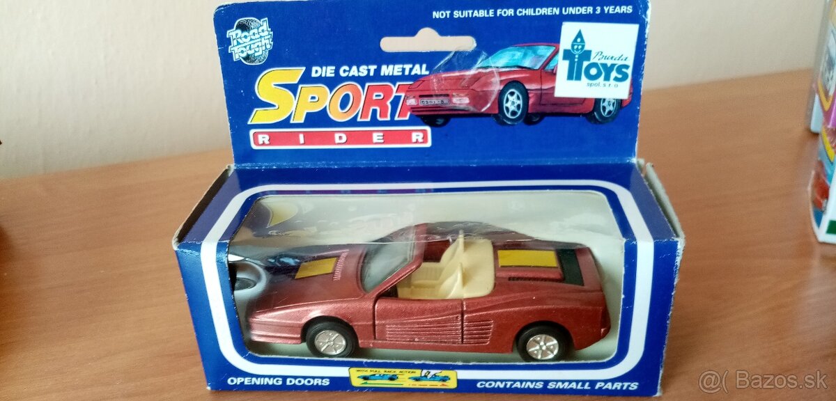 Modely autíčiek. - 2