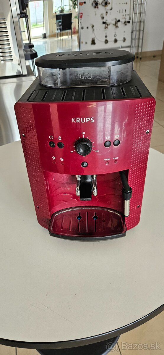 automatický kávovar KRUPS Essential - 2