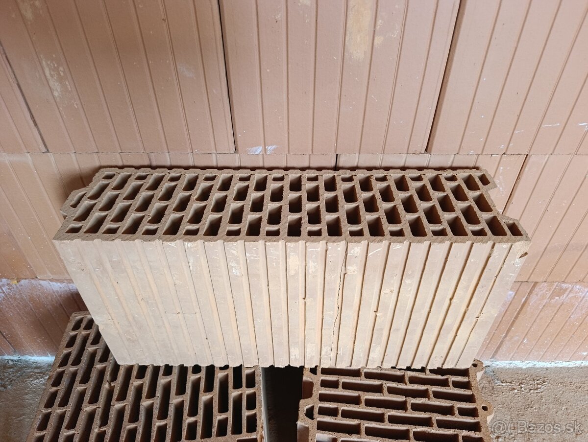 Predám tehlu, prieckovu tehlu 14 cm - 2