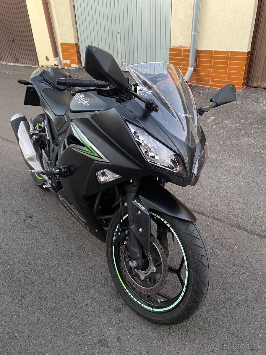 Kawasaki Ninja 300 ABS - 2