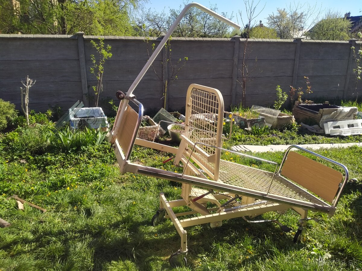 NEMOCNIČNÁ POLOHOVATEĽNÁ POSTEĽ - 2