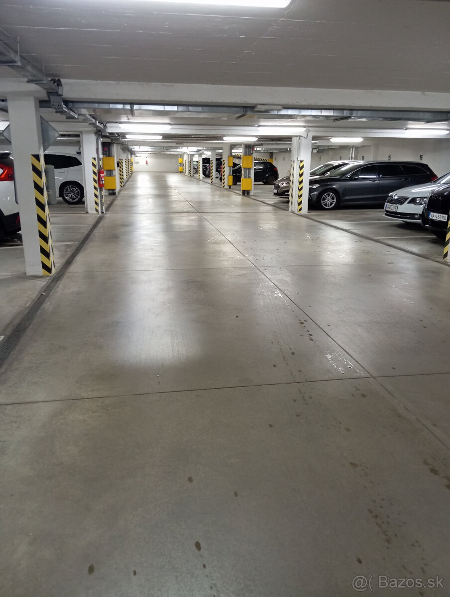 Garážové parkovacie miesto - 2