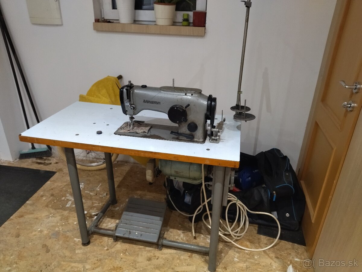 Šijací stroj - 2