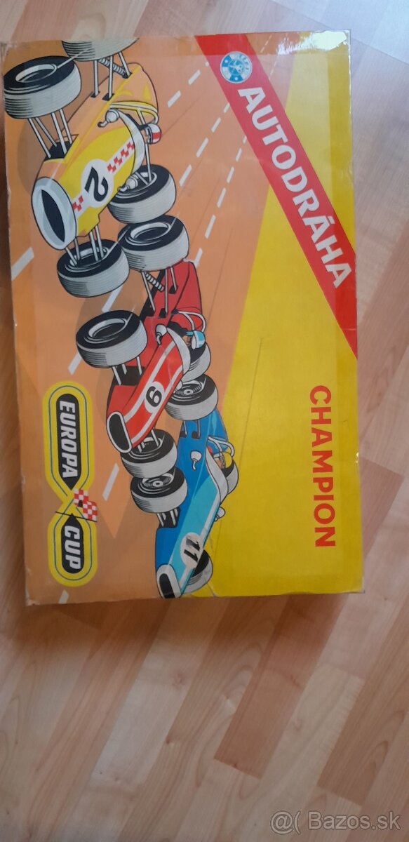 Retro autodraha ites - 2