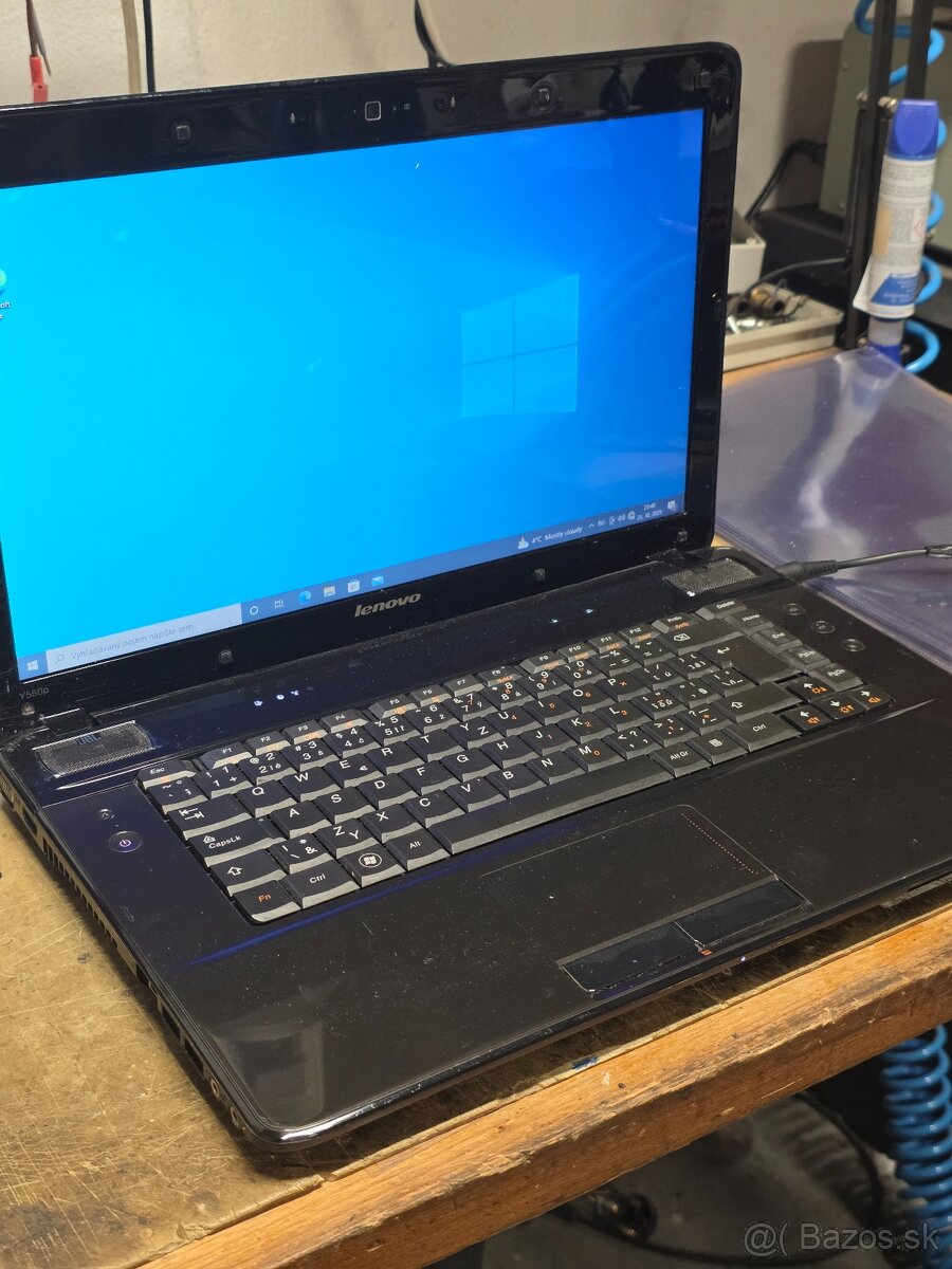 Lenovo Y560p na opravu alebo diely - 2
