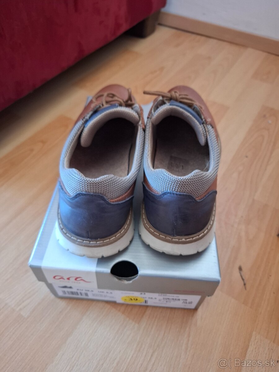 Predam chlapcenske spolocenske topanky - 2