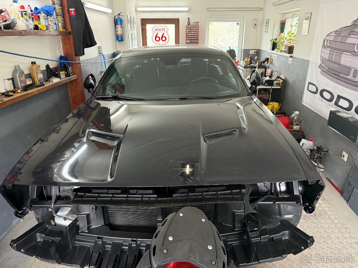 Dodge challenger Kapota - 2