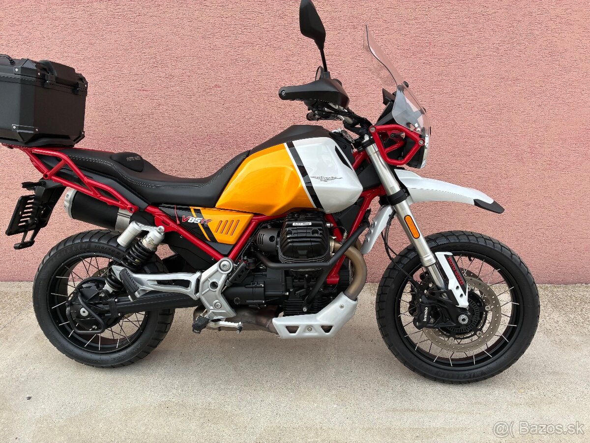 Moto Guzzi V85TT - 2