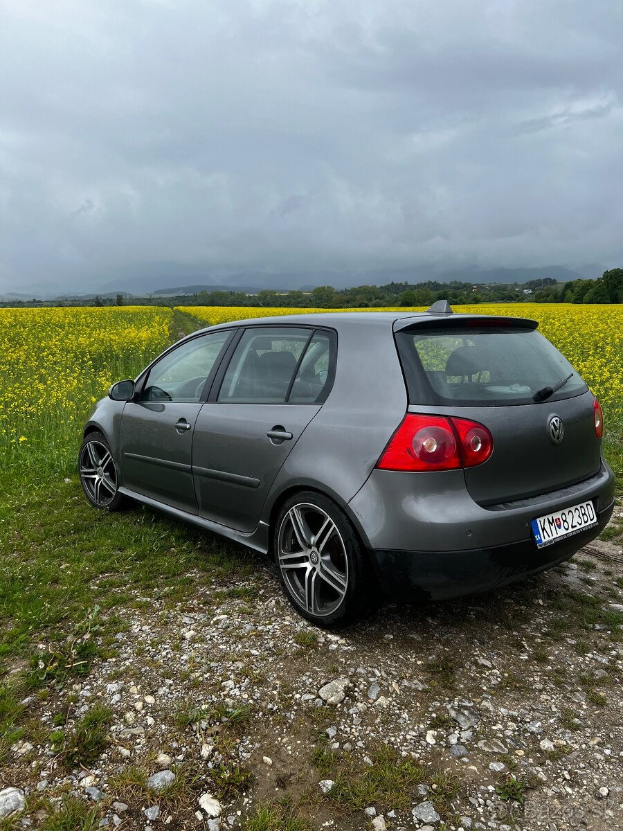 Volkswagen Golf 5 - 2