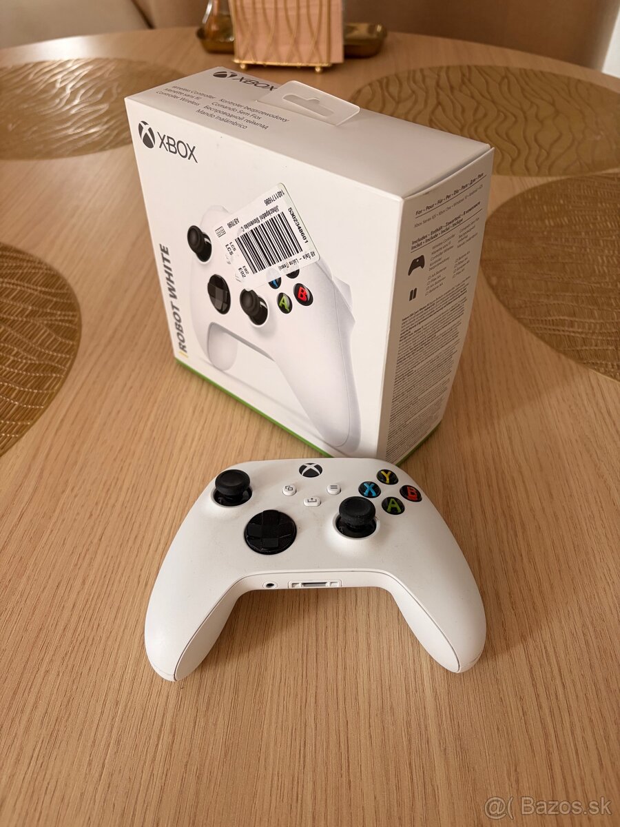 Xbox ovládač - 2
