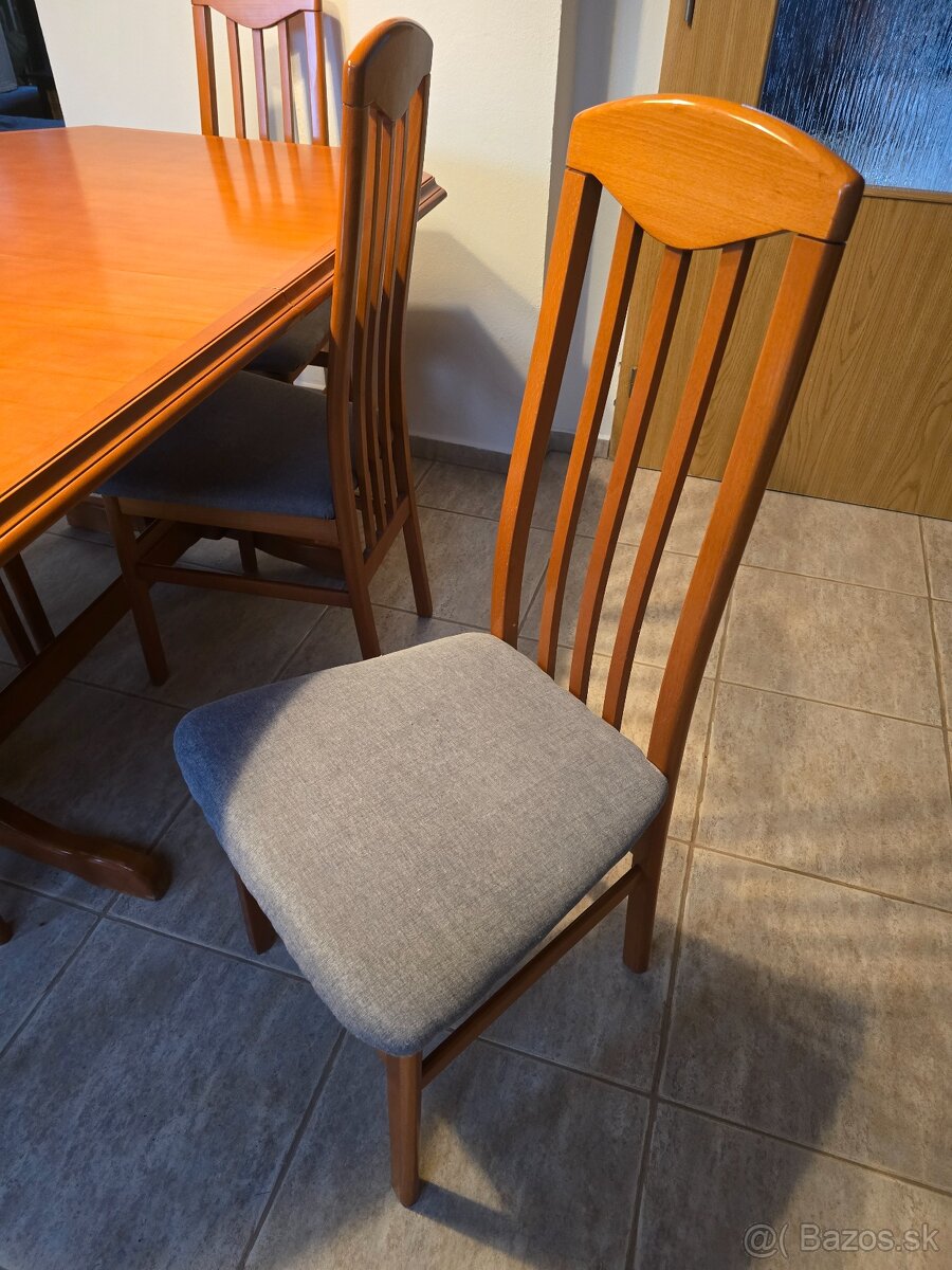 Predám jedálenský stôl stol a stoličky pre 6-8 osôb - 2
