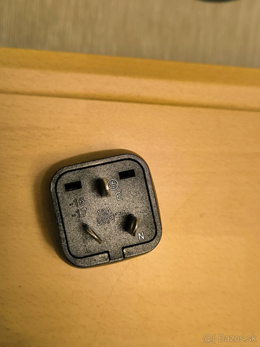 AU cestovný adaptér - 2