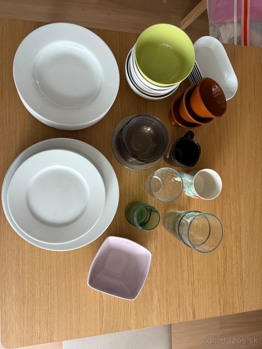 Rezervované : Darujem za odvoz taniere, poháre, misky - 2