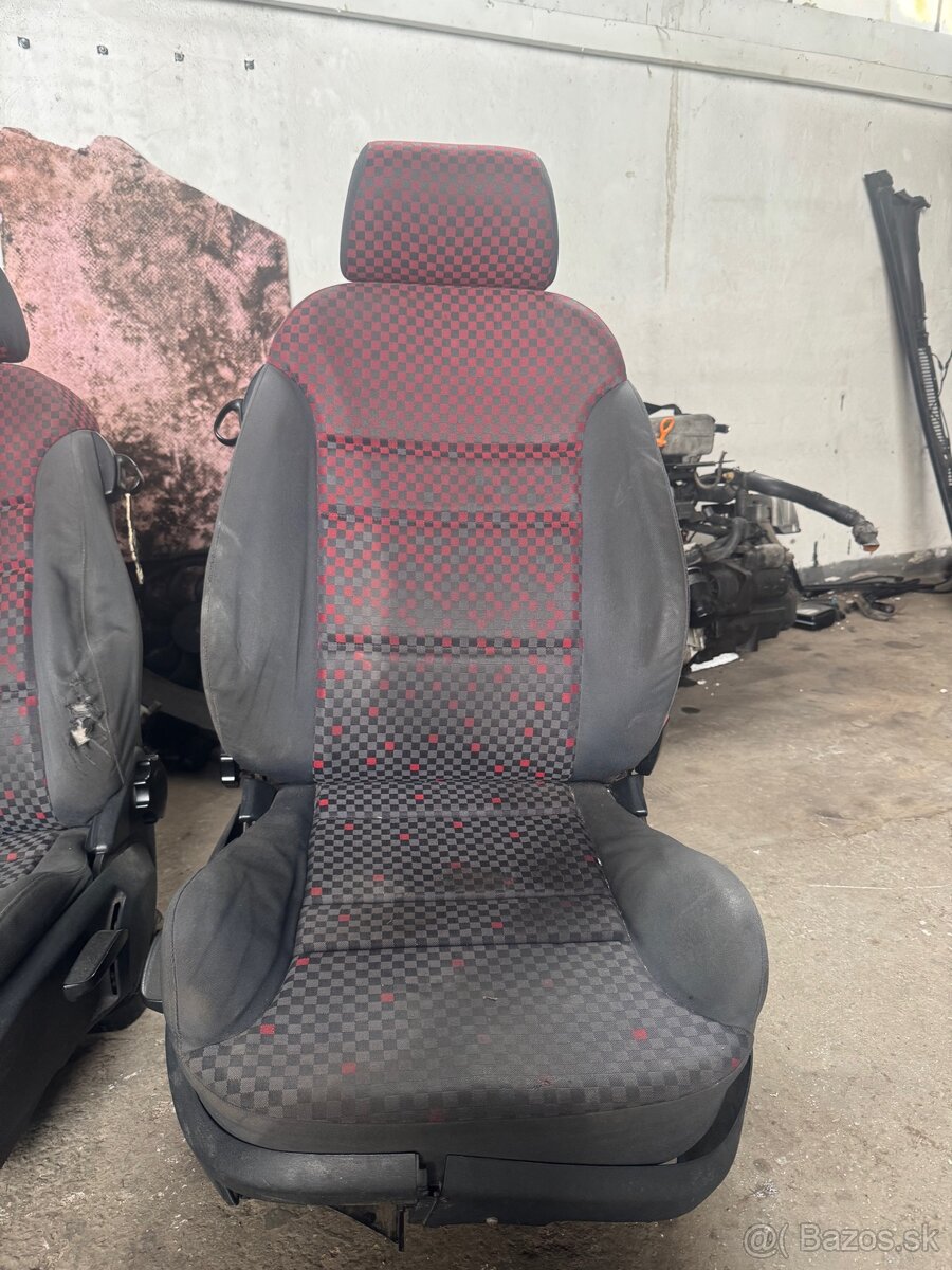 Sedačky Audi A3 8L - 2