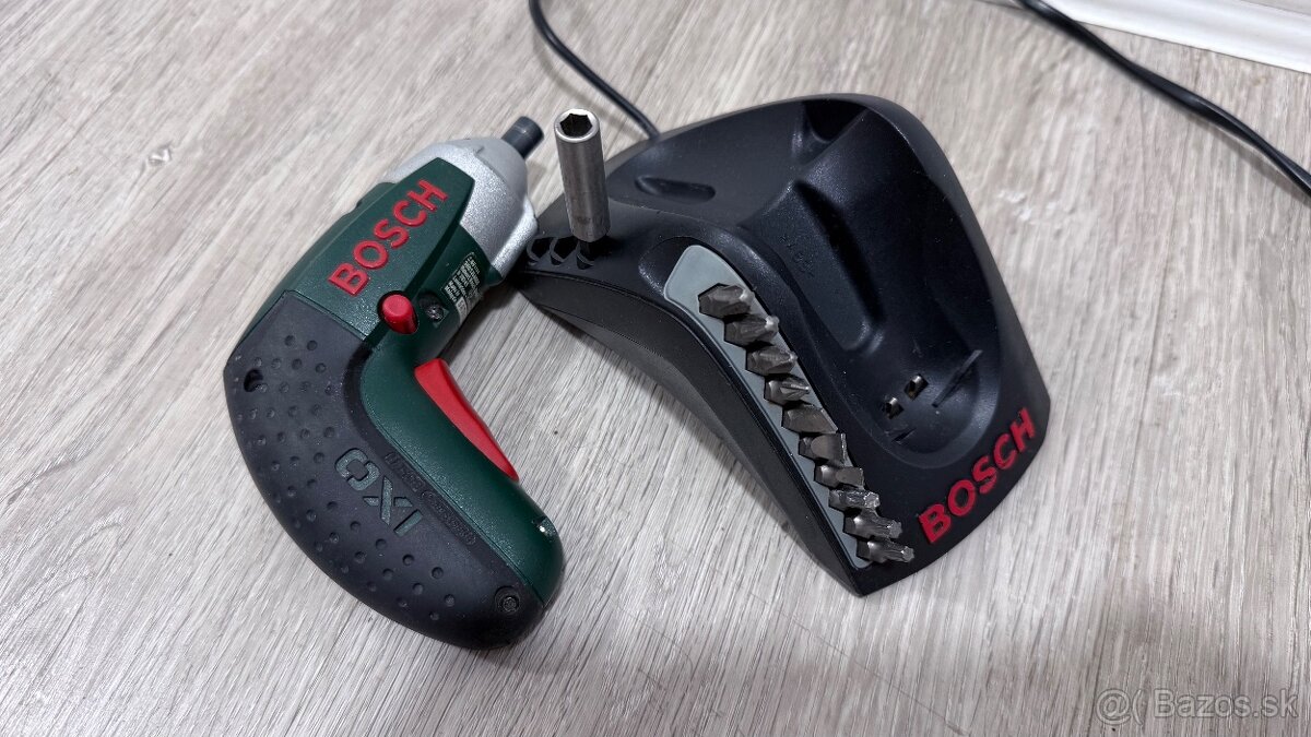 Predám aku skrutkovač Bosch Ixo - 2