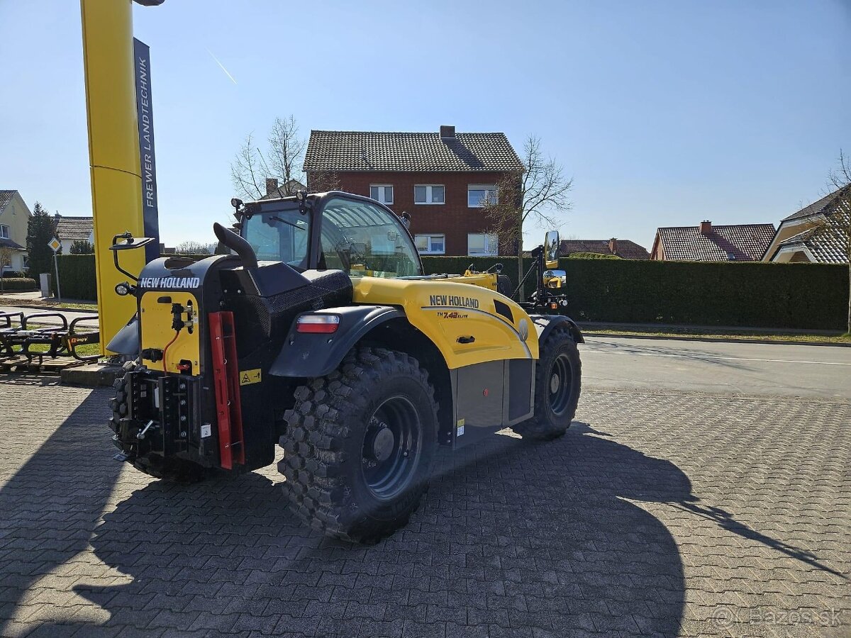 Manipulátor New Holland TH 7.42 Elite - 2