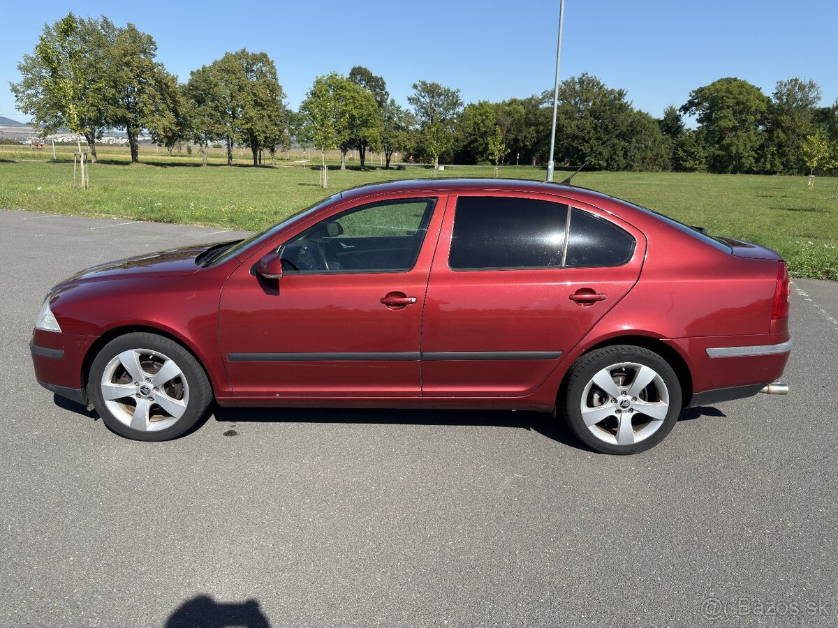 Škoda Octavia 1.6 FSI - 2