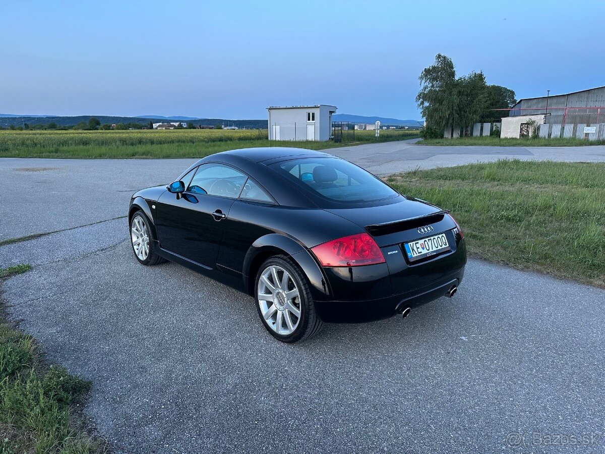 Audi TT 1.8T quattro - 2