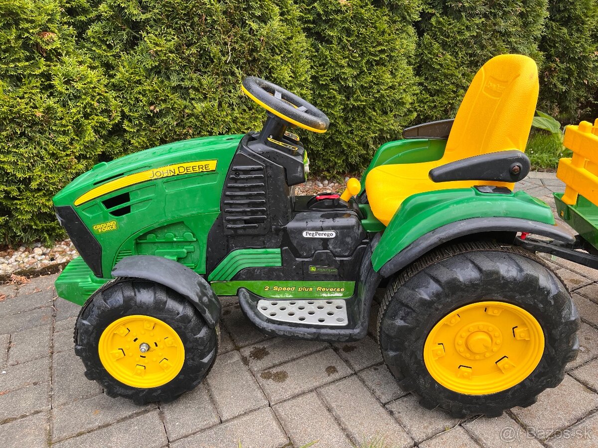 Elektrický traktor JOHN DEERE - PegPerego - 2