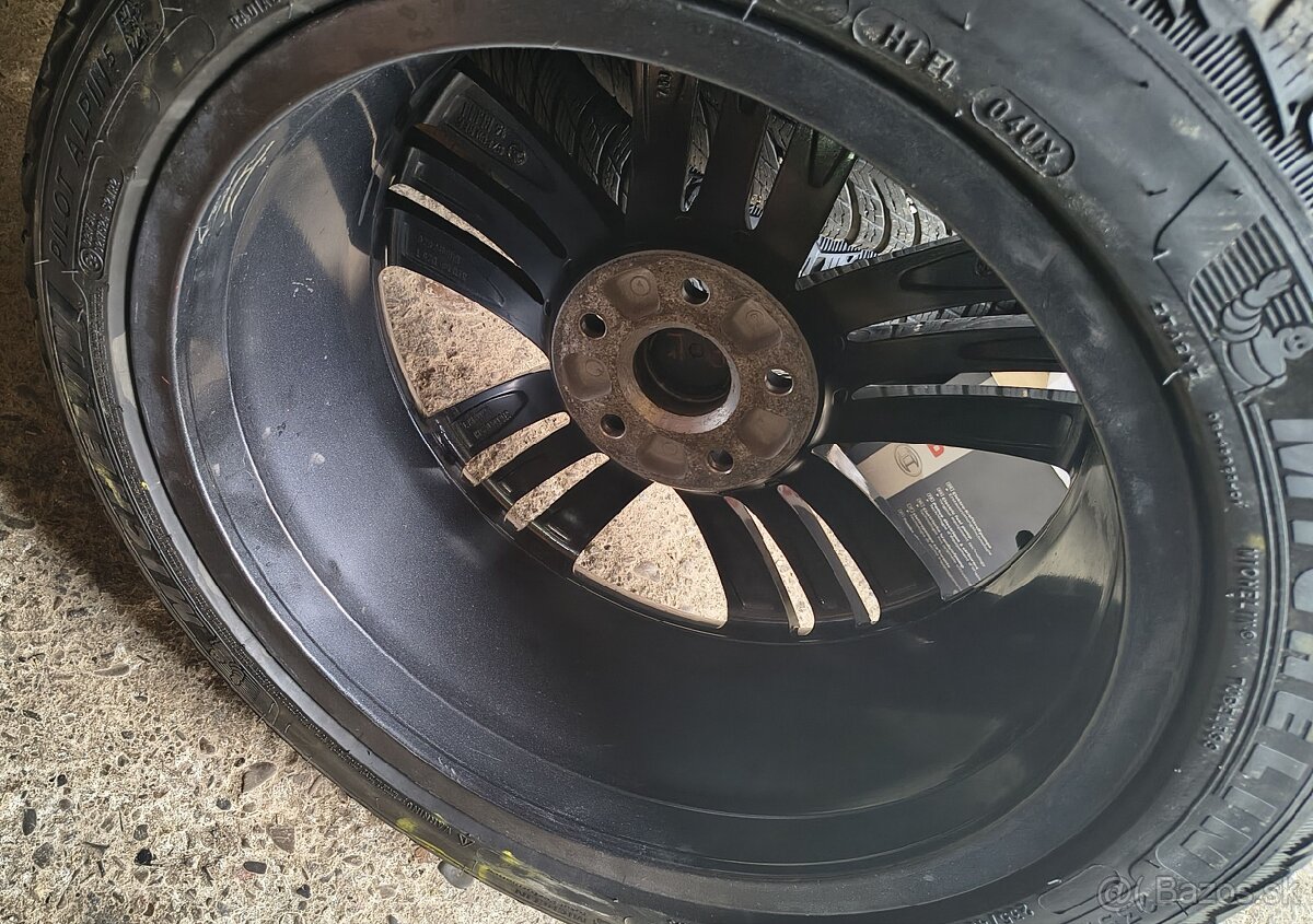 235/45 r18 5x112 škoda Trinity superb - 2