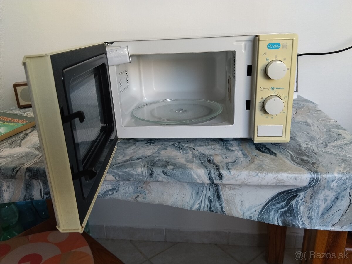 Predám mikrovlnku Zanussi - 2