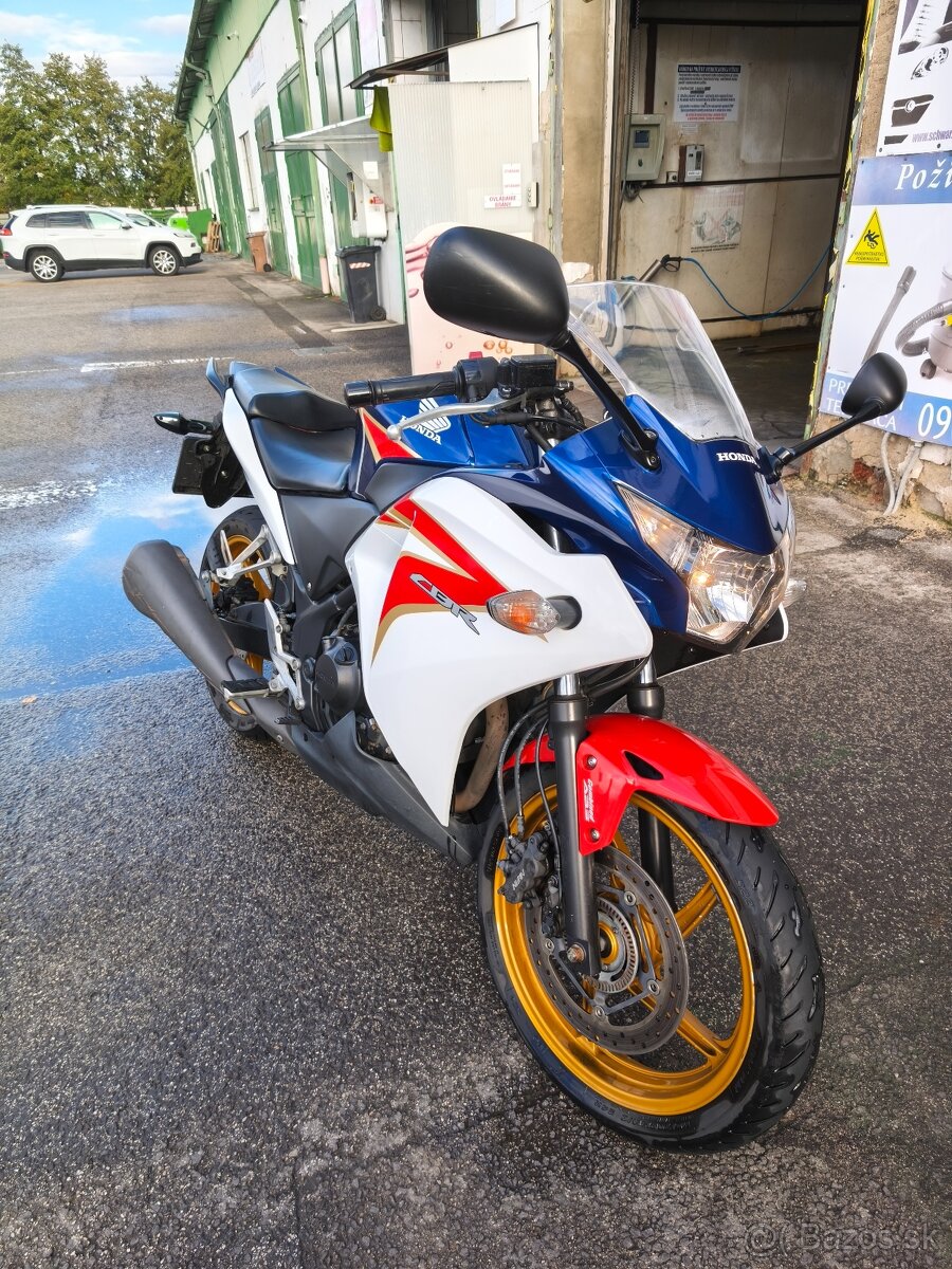 Honda CBR 250r - 2