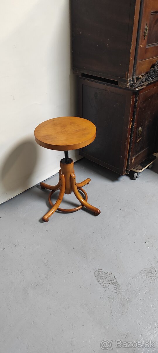 Stolička otočná - 2