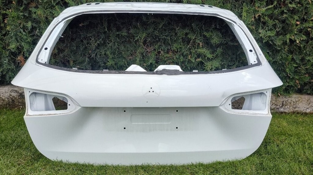 Mercedes B -class W247 2018 - zadna kapota kufor veko dvere - 2