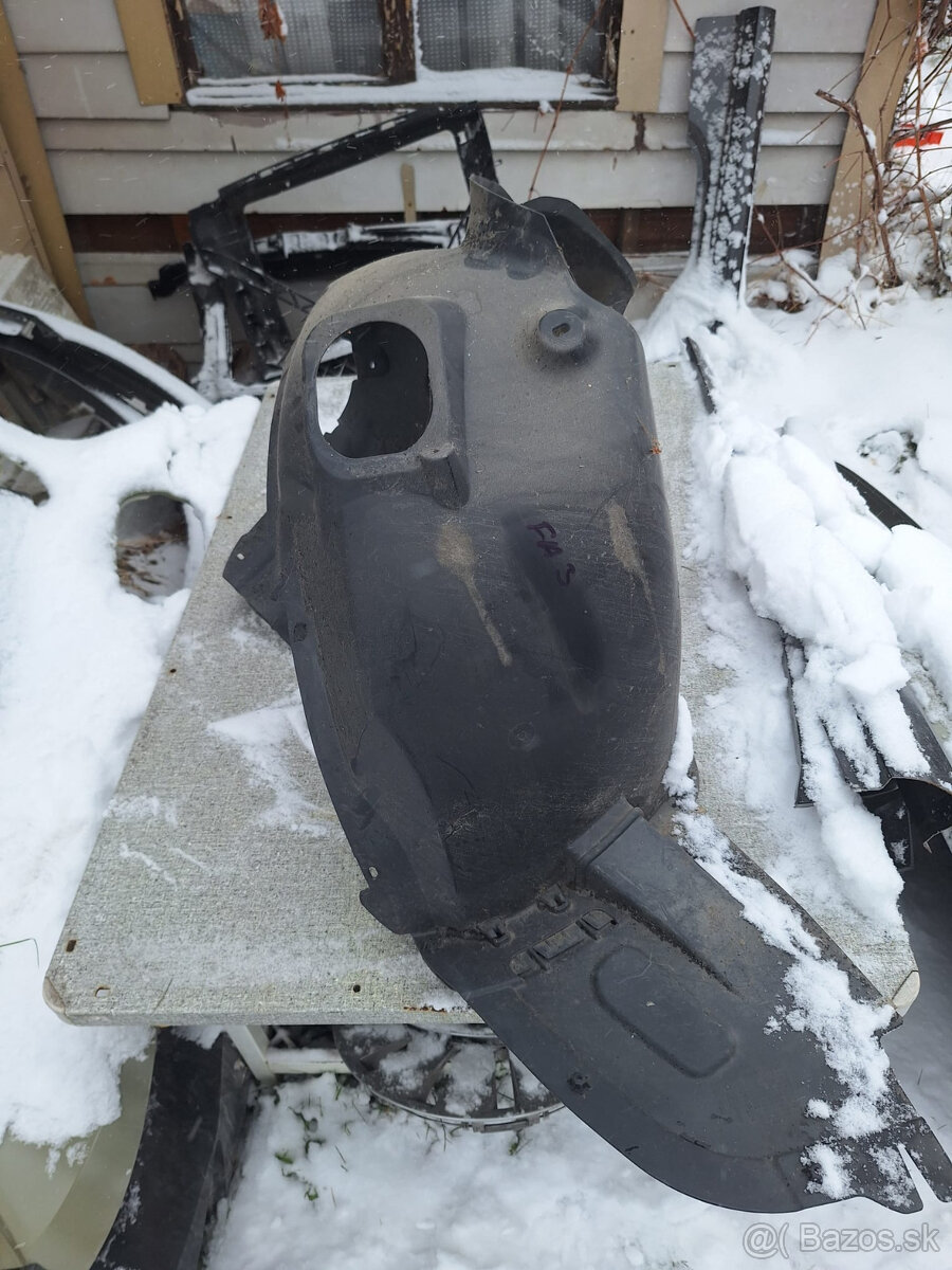 Plastové podběhy octavia 4 - 2