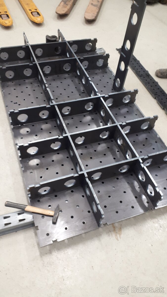 Zvárací stôl, vela rozmerov, hr. 12mm - diery 16mm - 2