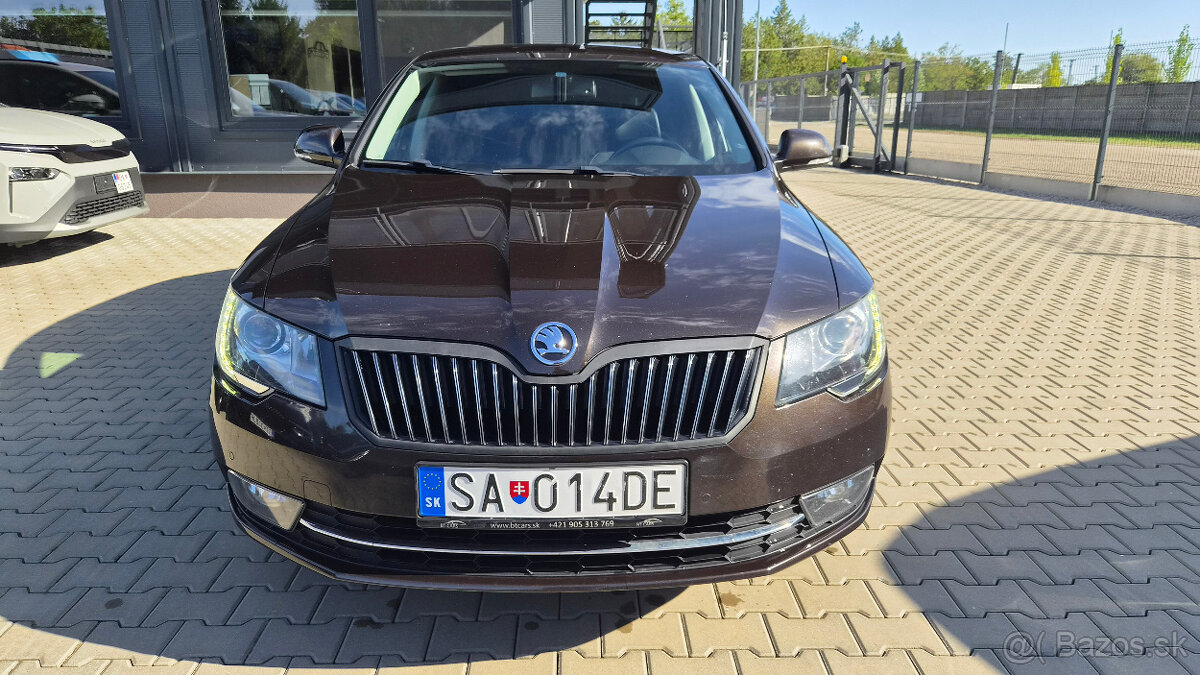 Škoda Superb 3.6 FSI V6 4x4 Elegance - 2