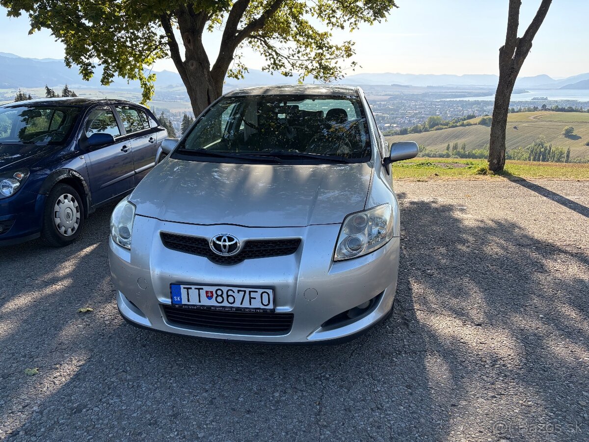 toyota auris - 2
