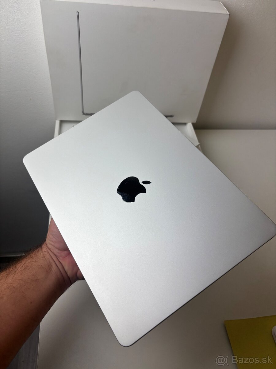 Macbook Air M3 8GB 256GB SSD a Magic Mouse 2 - 2