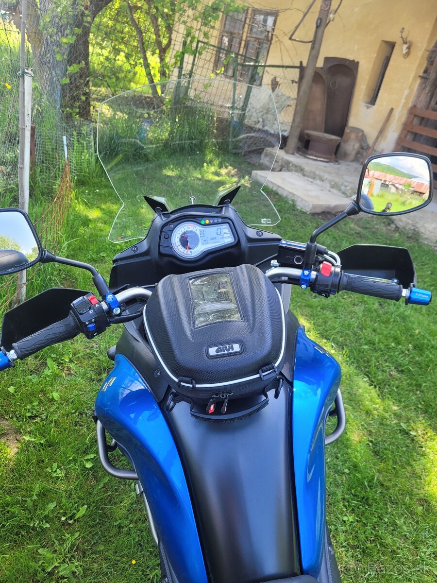 Suzuki V-strom 650 XT