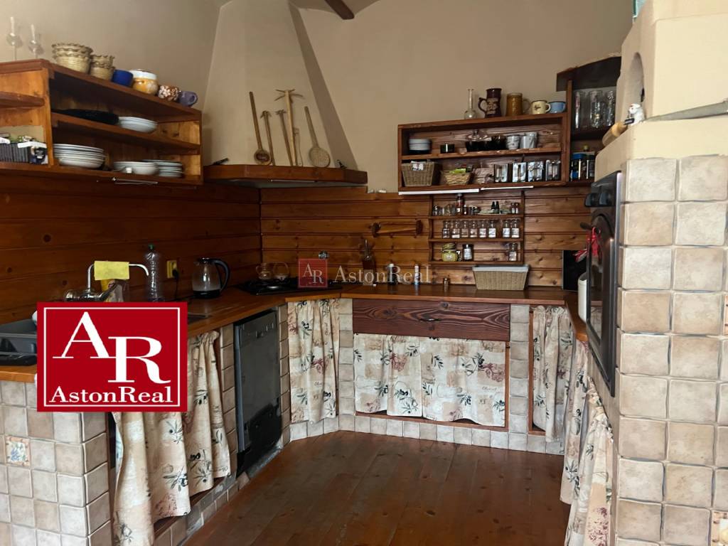 PREDAJ: DOM MOŠTENICA - zastavaná plocha 135 m2 - 2