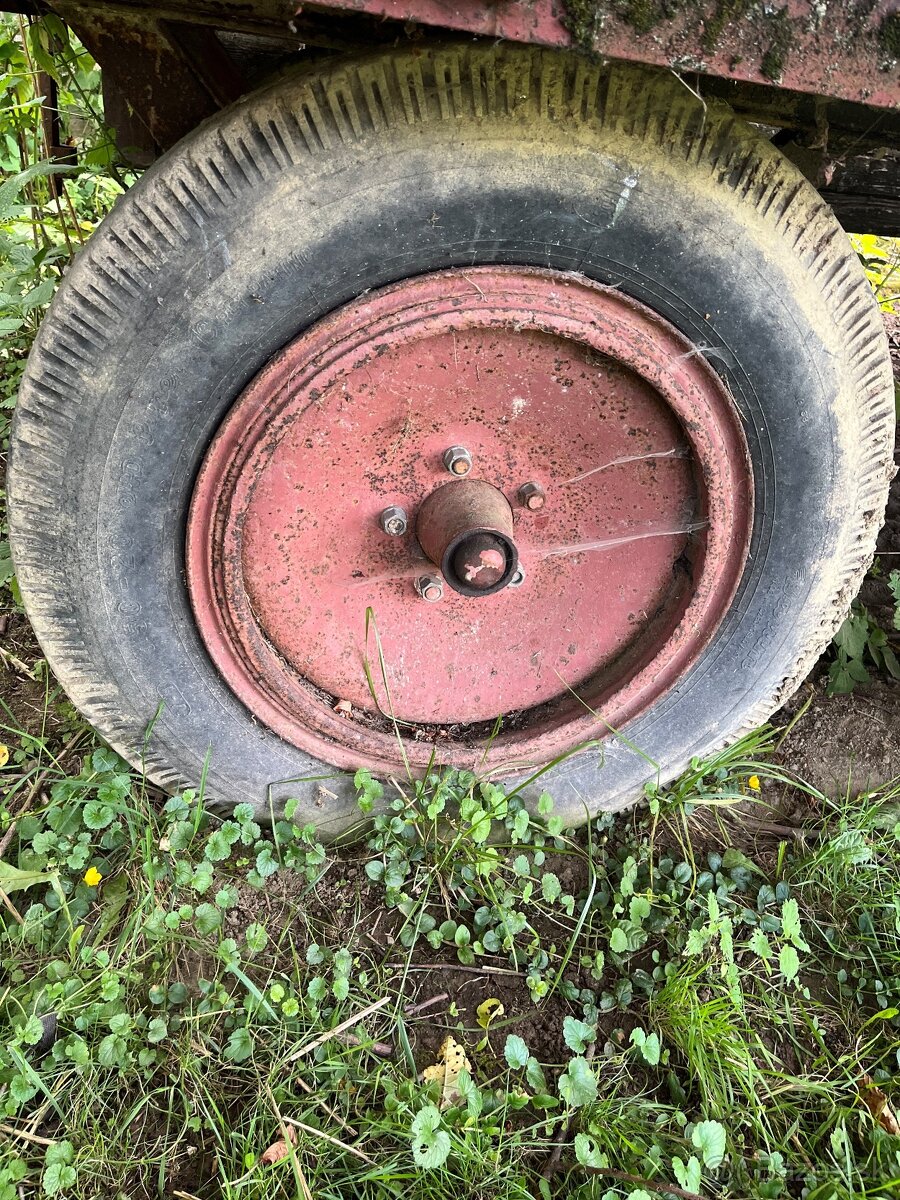 Vlečka za traktor - 2