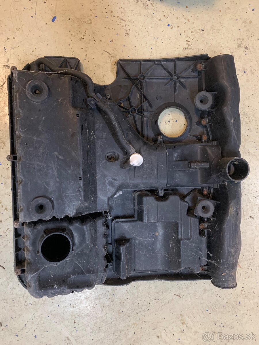 Kryt motora Škoda - 2