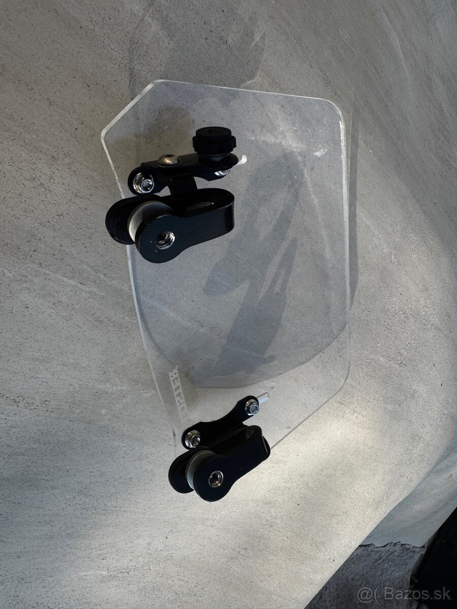 Deflektor na plexi - 2