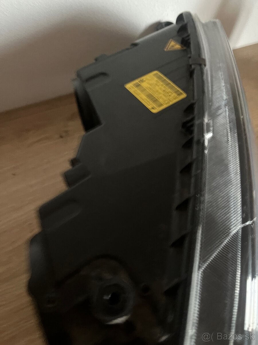 Predný pravý bixenon Octavia 3 - 2