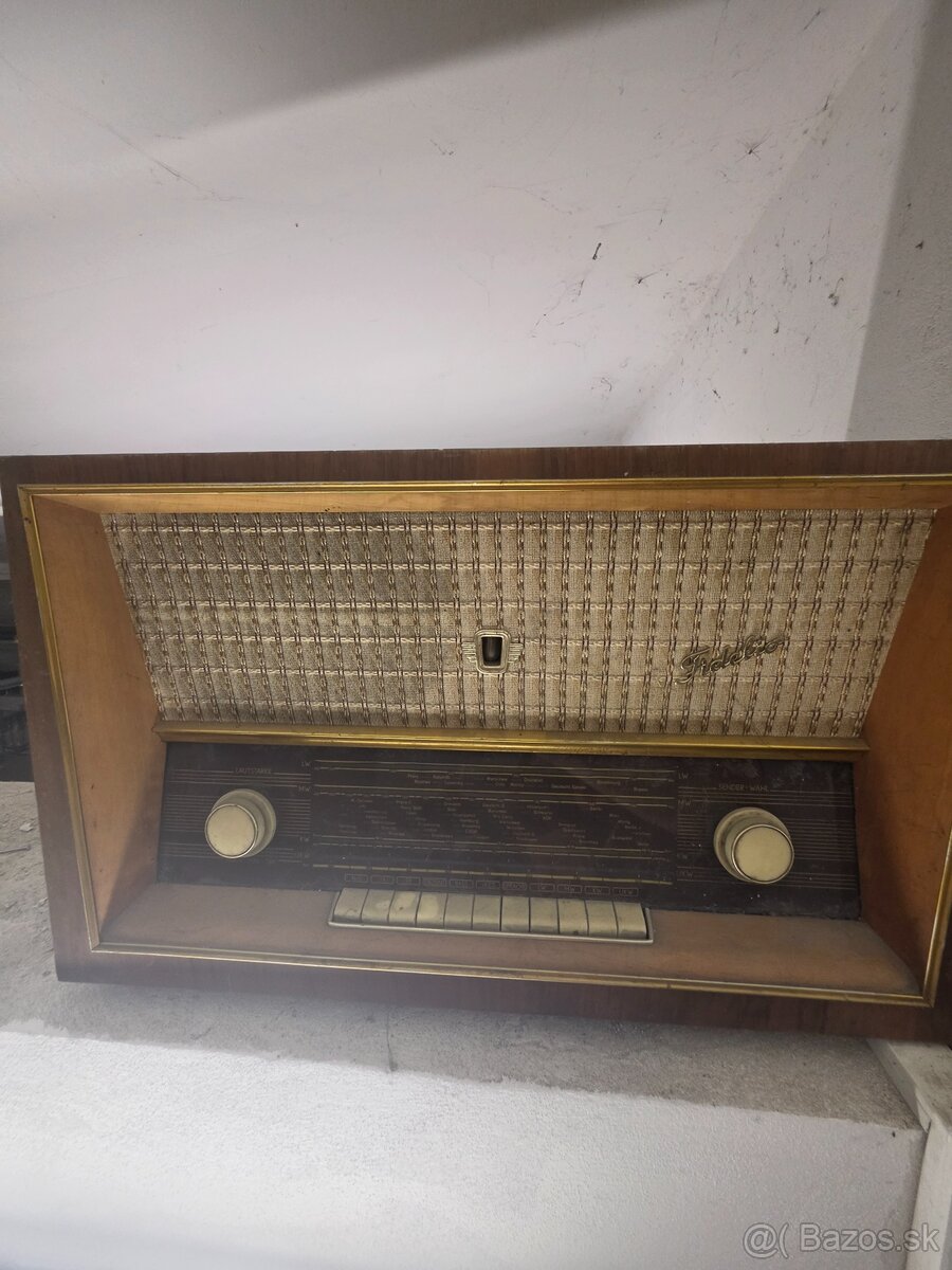 Starozitne radio tesla - 2