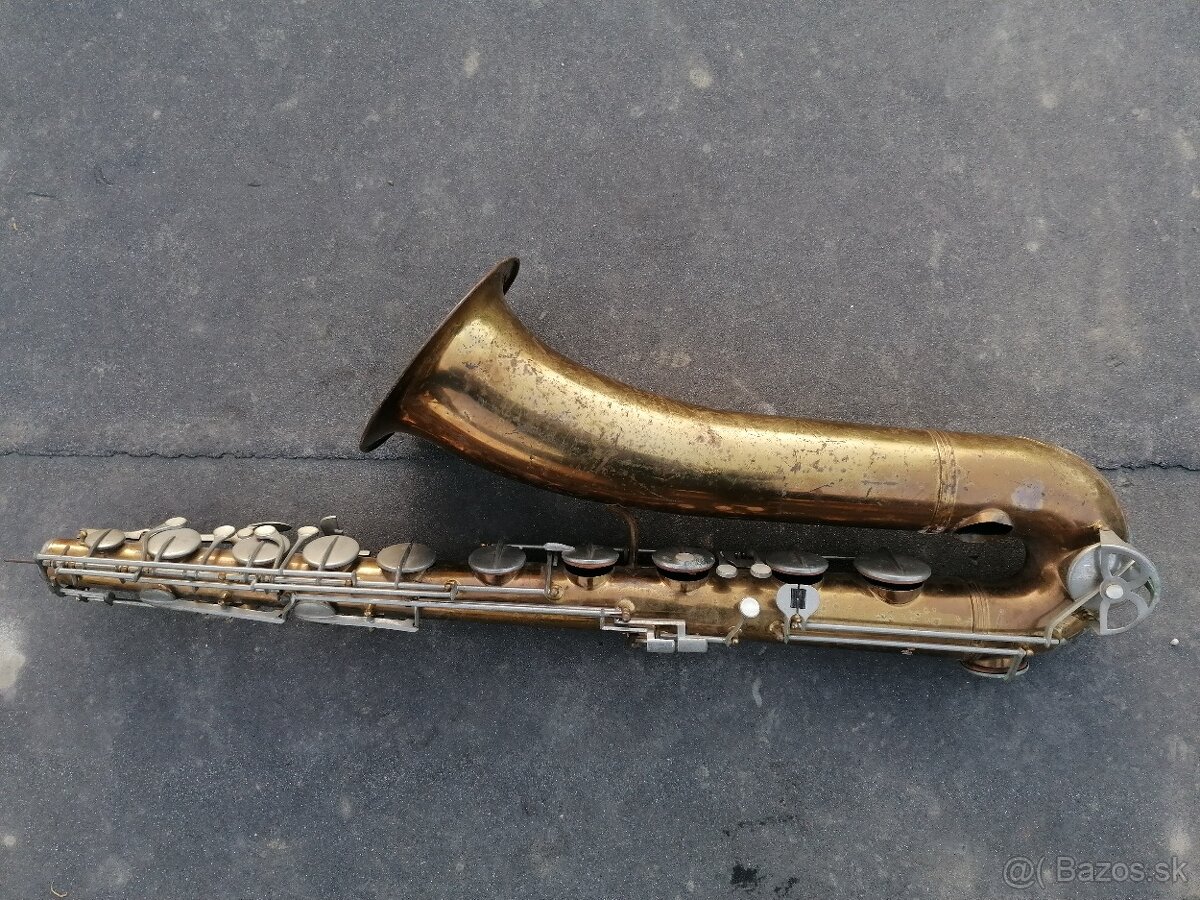 Predám starožitný saxofón Santoni Giglio Pare - 2