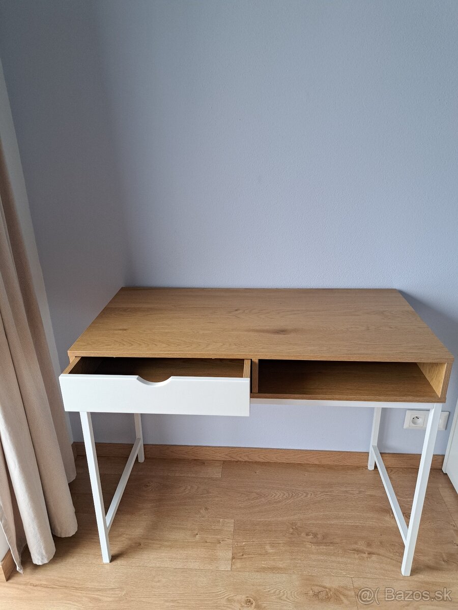 Pracovný stolík - 2