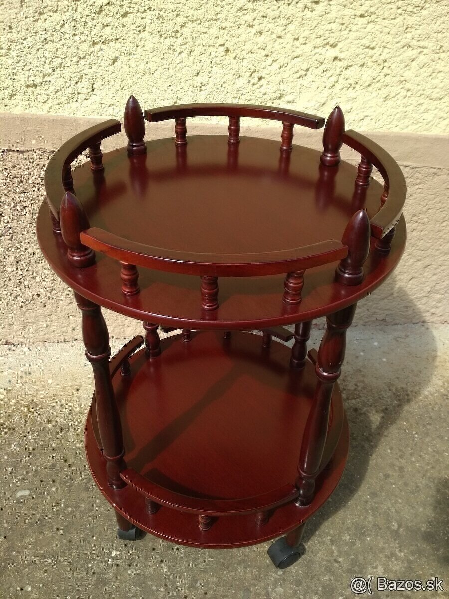 Barový stolik na kolieskach - 2