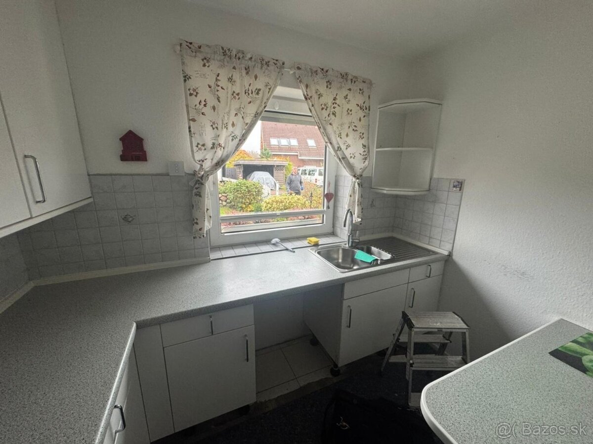 Svetlá kuchyňa so spotrebičmi BIANCA - 2